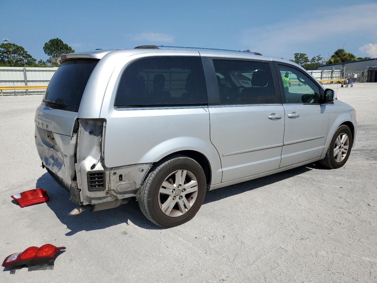 2D4RN5DG8BR606316 2011 Dodge Grand Caravan Crew