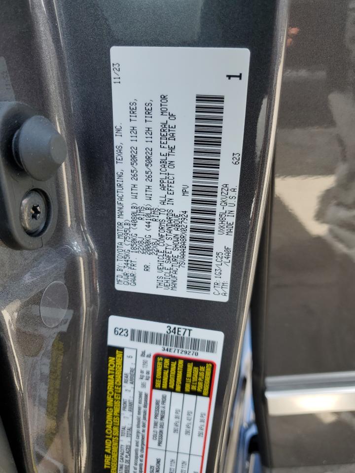 7SVAAABA8RX027924 2024 Toyota Sequoia Sr5