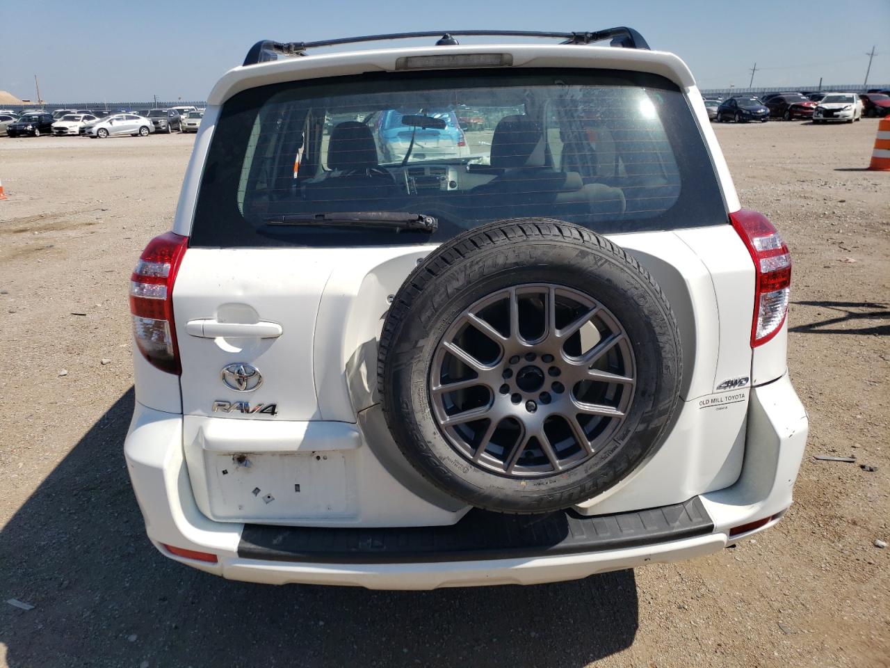 2T3BF4DVXBW085724 2011 Toyota Rav4