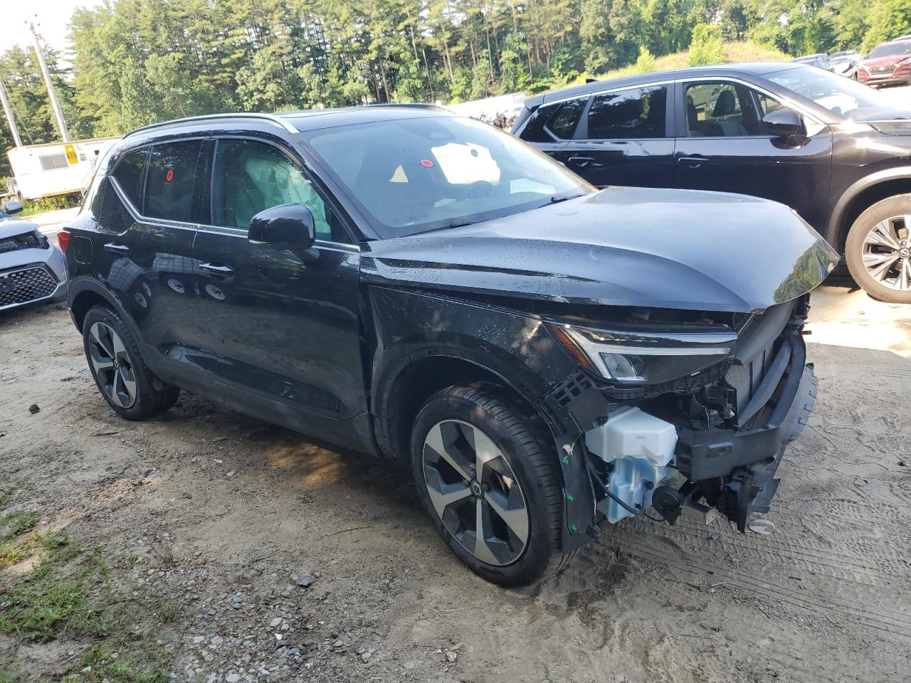 2024 Volvo Xc40 Plus vin: YV4L12UEXR2248394