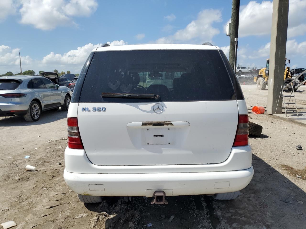4JGAB54EXYA209331 2000 Mercedes-Benz Ml 320