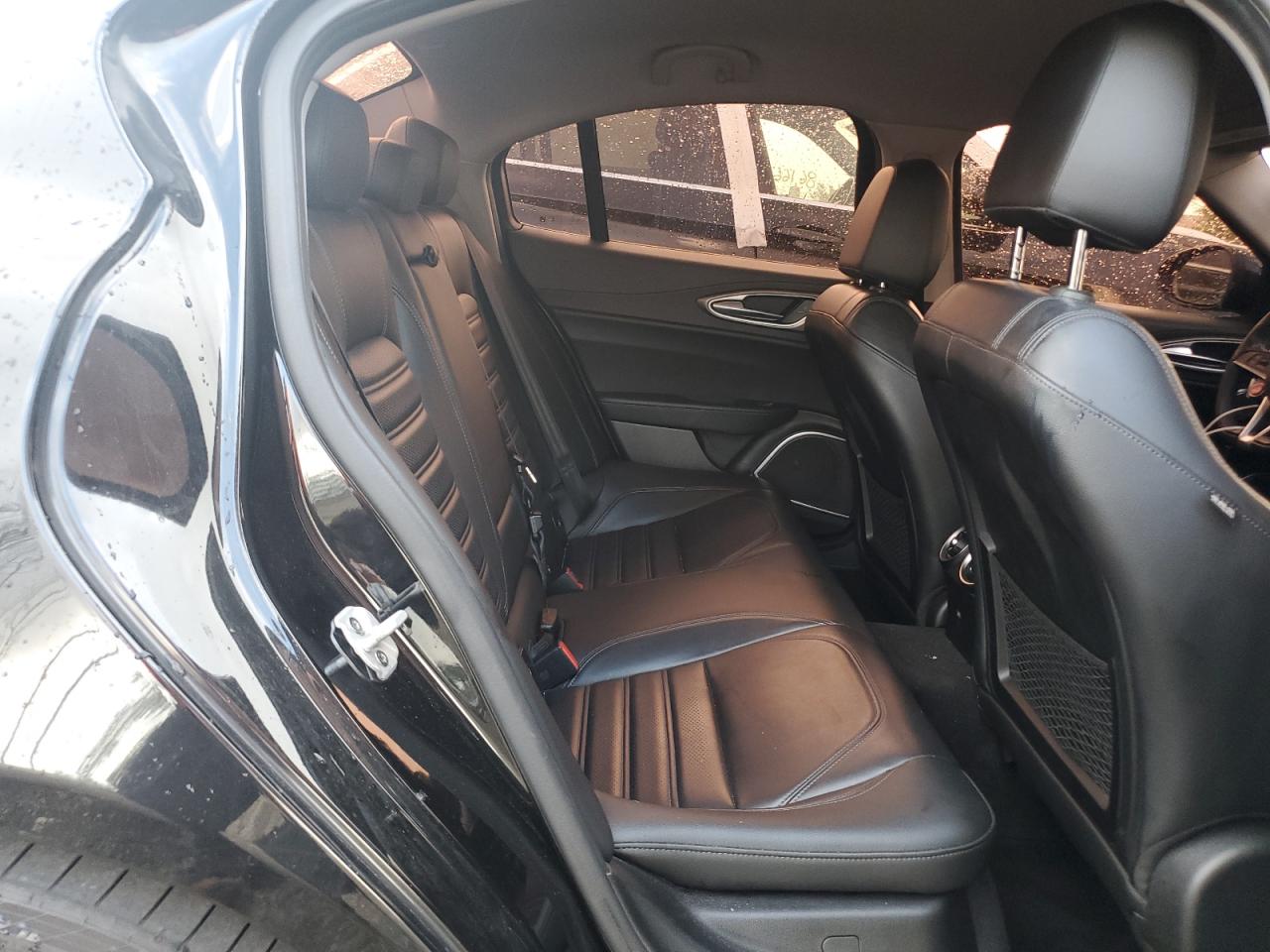 ZARFAECN7J7596962 2018 Alfa Romeo Giulia Ti