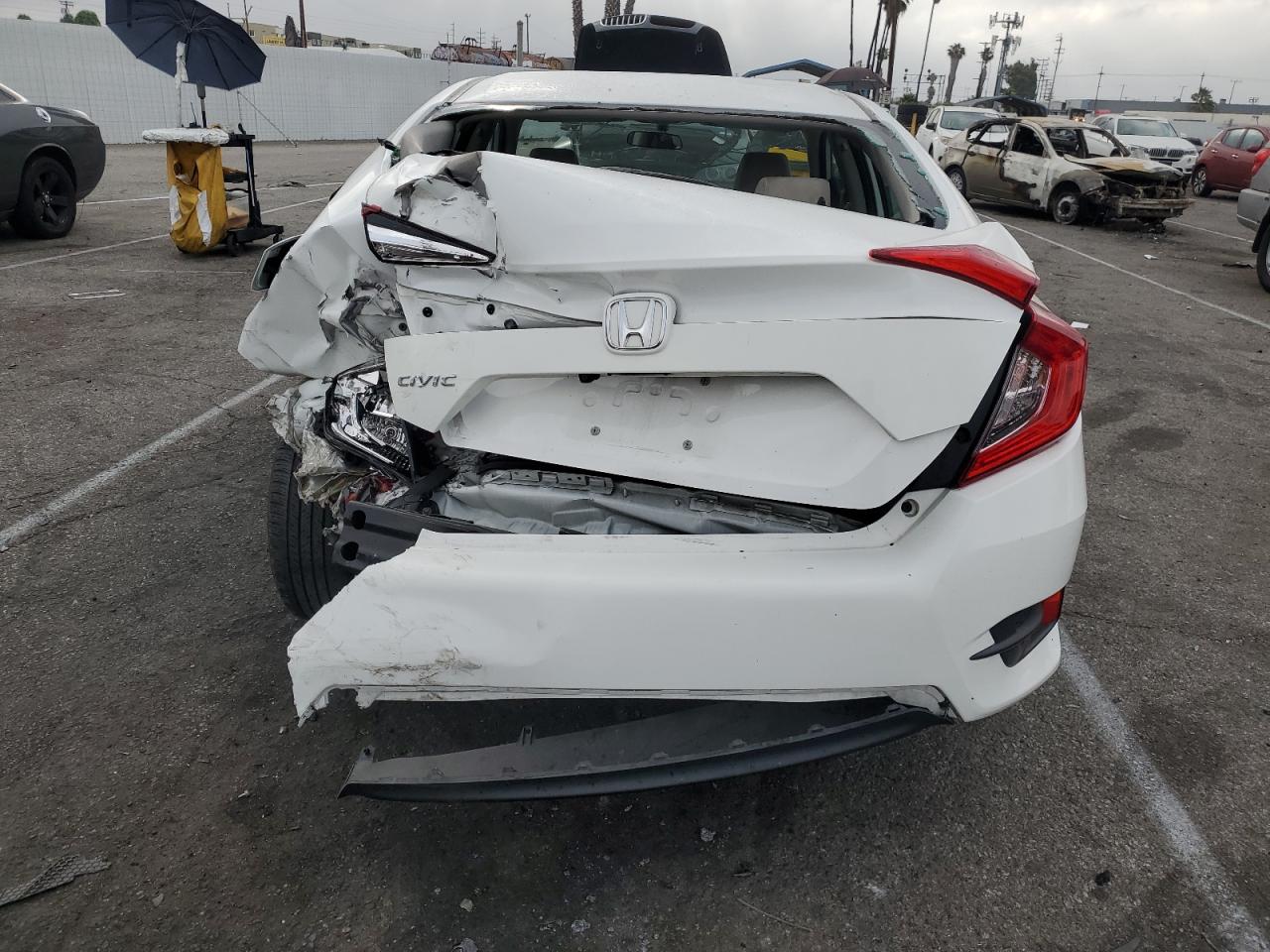2HGFC2F50JH589856 2018 Honda Civic Lx