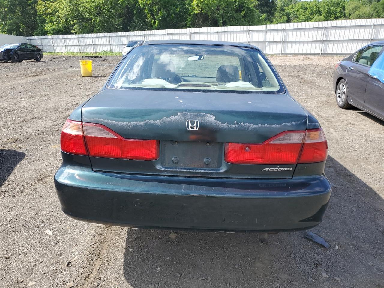 1HGCG665XXA077639 1999 Honda Accord Lx