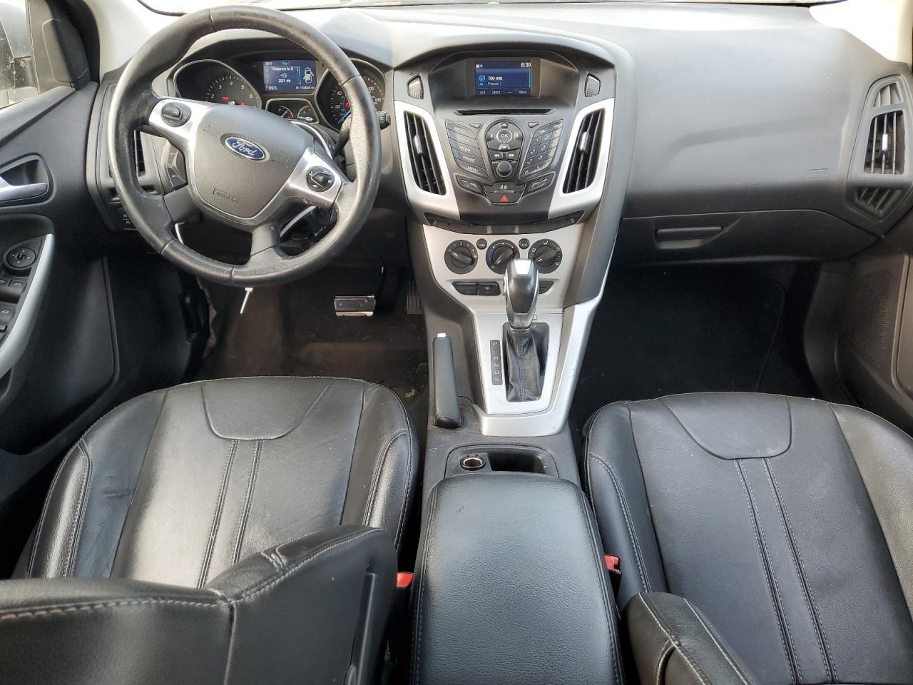 2014 Ford Focus Se vin: 1FADP3K24EL319300