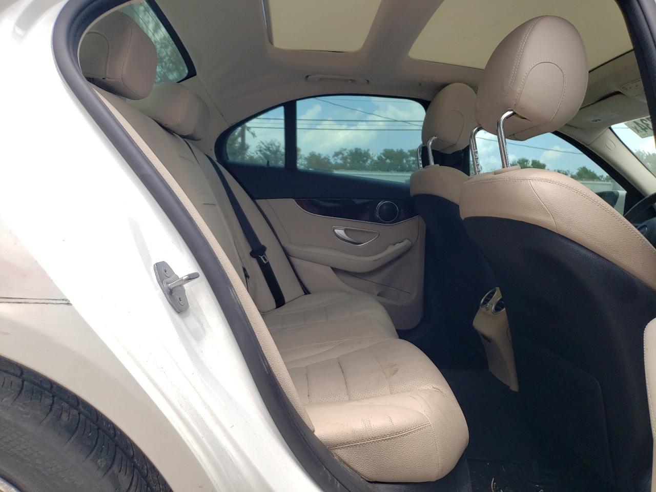 WDDWF4JB7JR421376 2018 Mercedes-Benz C 300