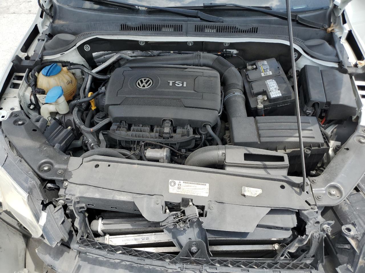 3VWD07AJXFM412401 2015 Volkswagen Jetta Se