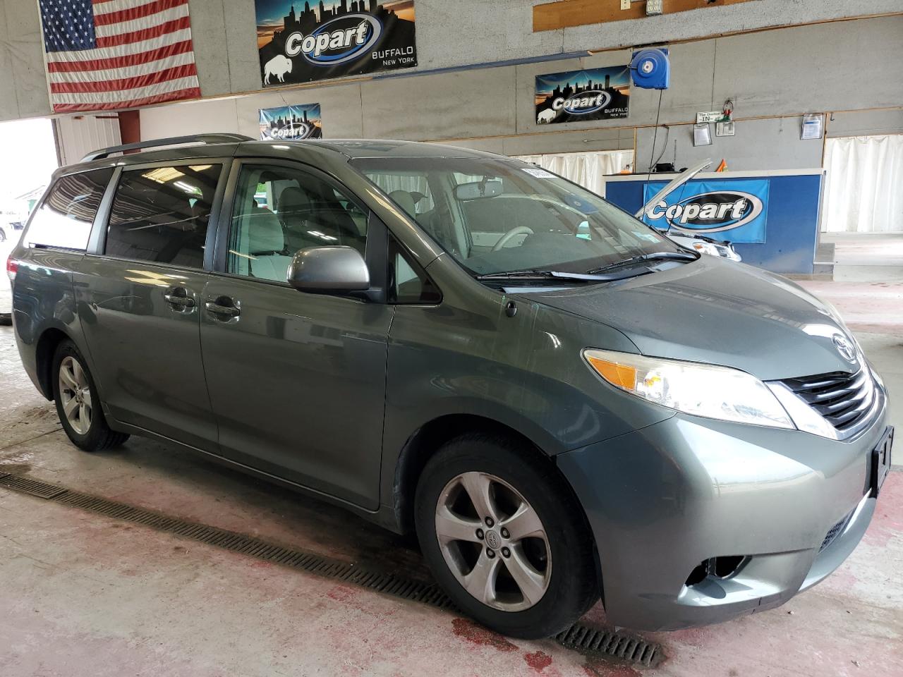 2014 Toyota Sienna Le vin: 5TDKK3DC7ES412073