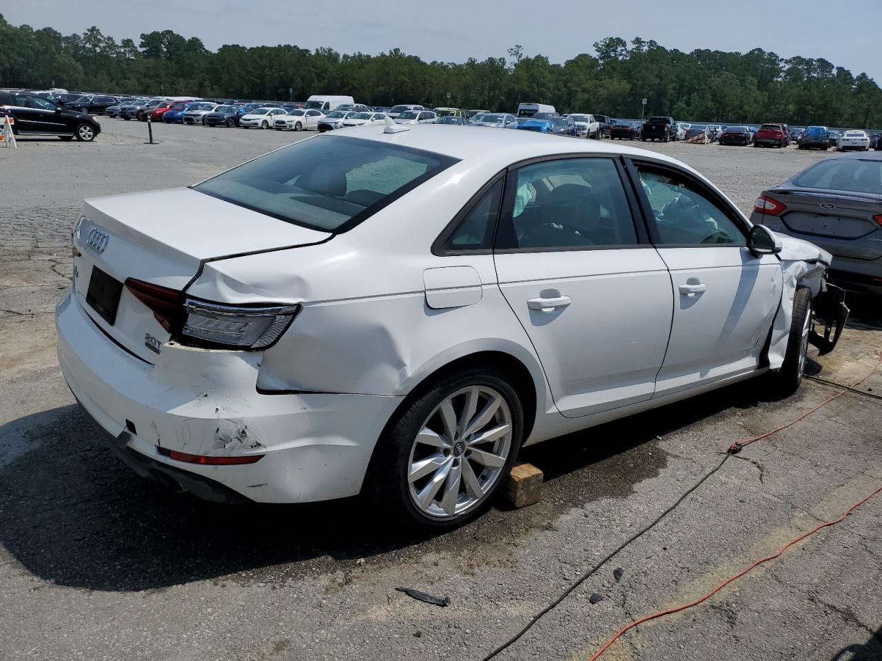 2017 Audi A4 Premium vin: WAUANAF45HN028524