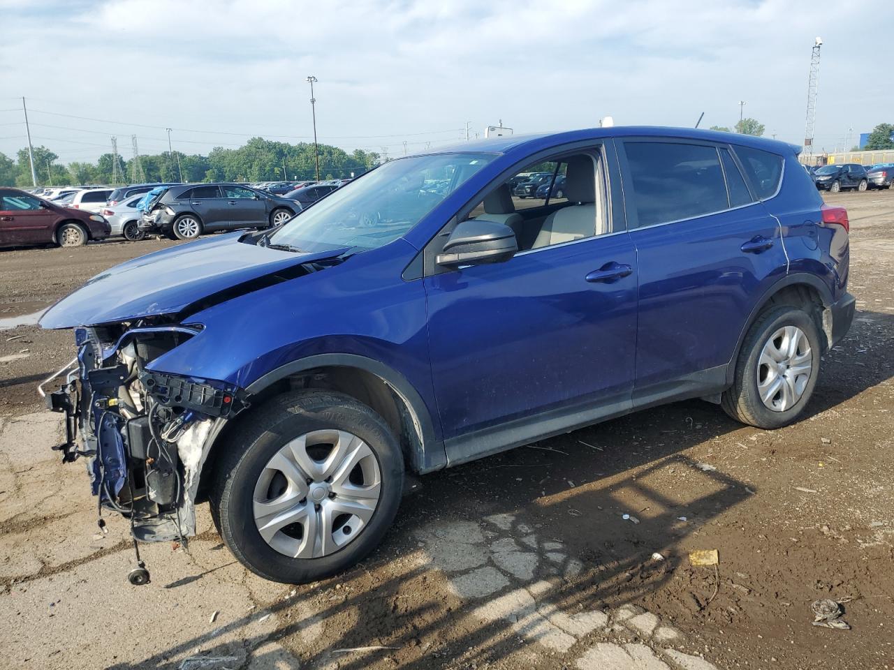 2T3BFREV4FW297519 2015 Toyota Rav4 Le