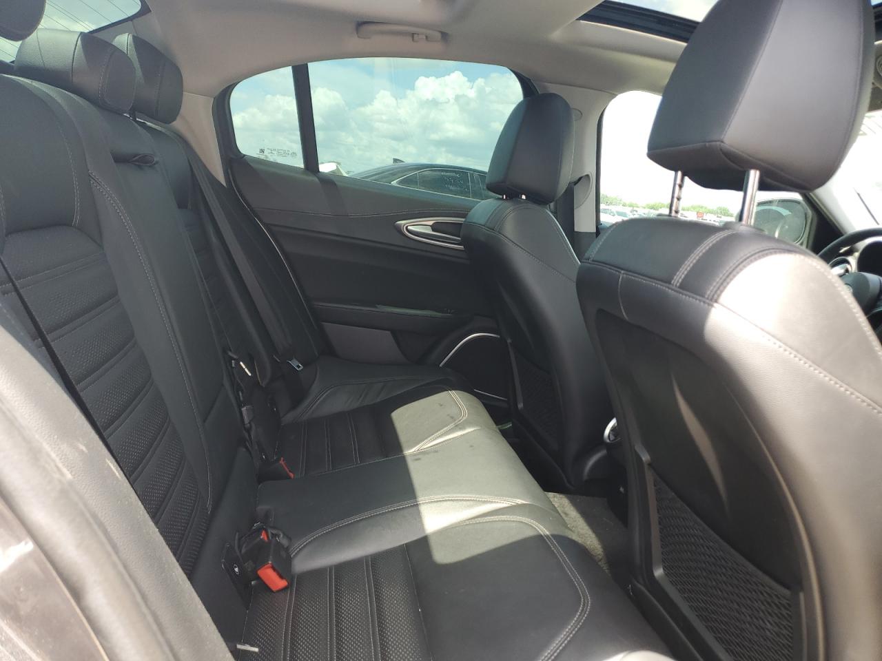 ZARFAEEN2J7576051 2018 Alfa Romeo Giulia Ti Q4