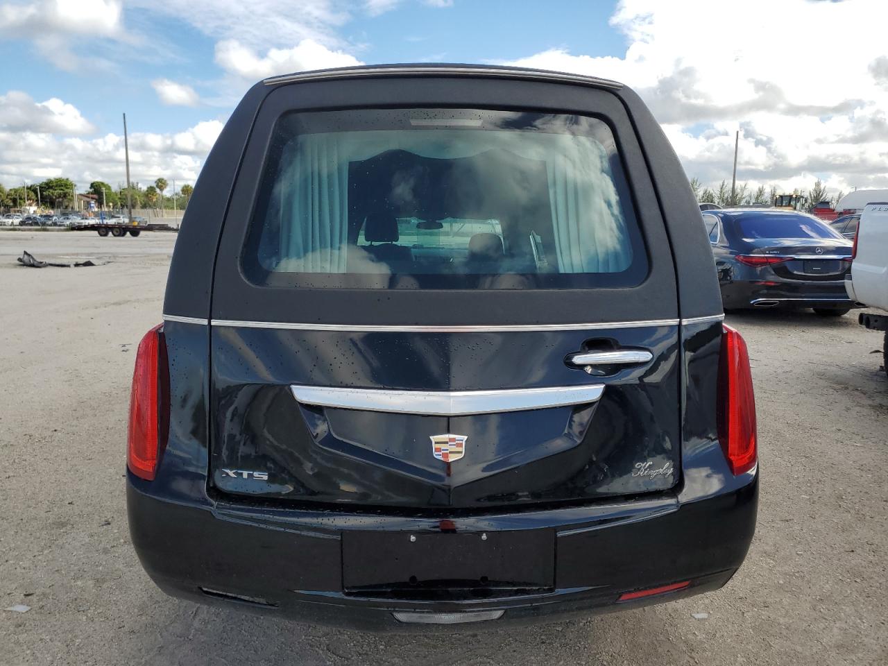 2GEXG7U32F9500075 2015 Cadillac Xts Funeral Coach