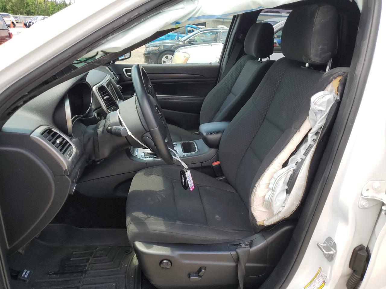 1C4RJFAG2JC244297 2018 Jeep Grand Cherokee Laredo