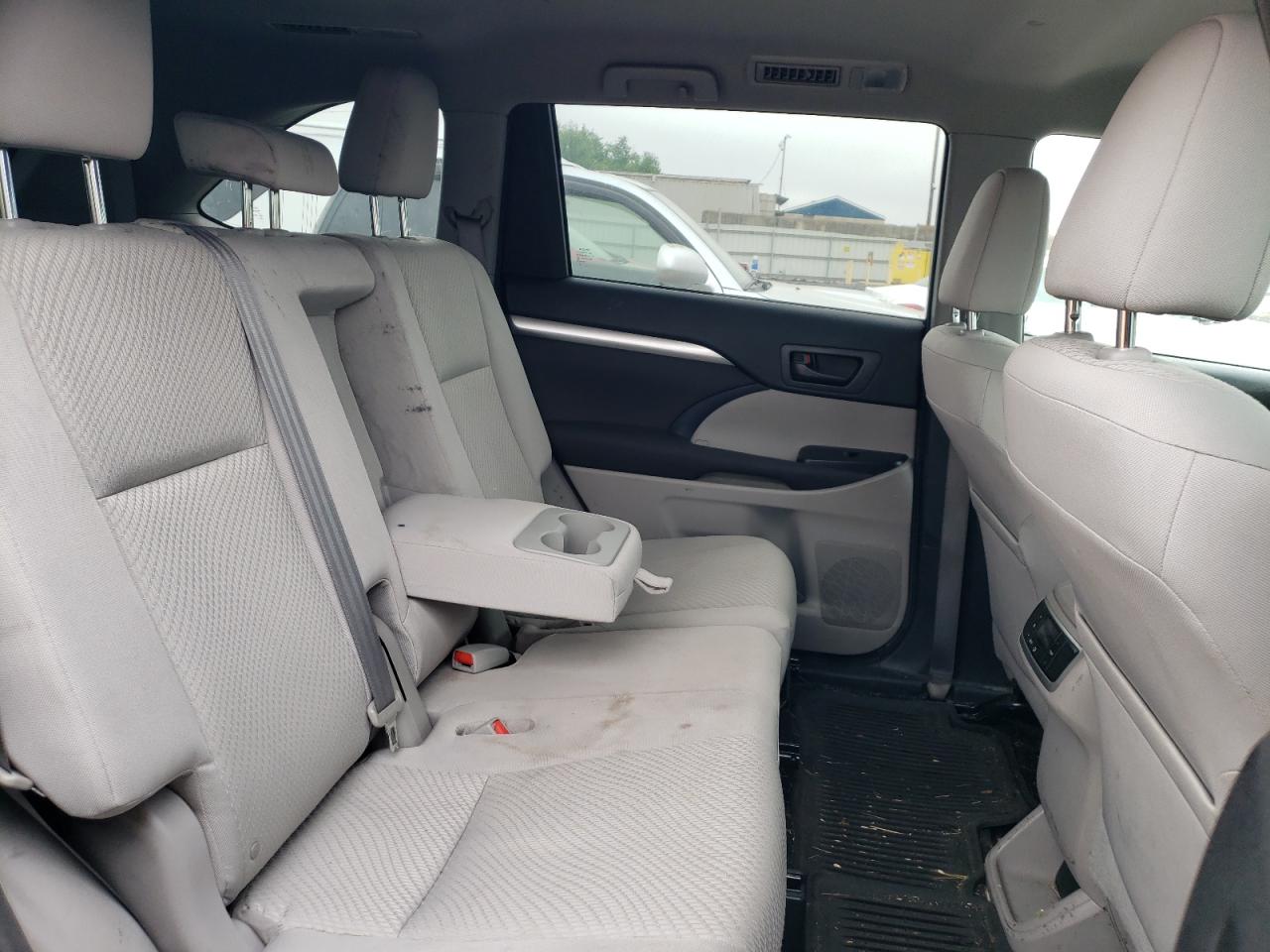 5TDBKRFH9ES055152 2014 Toyota Highlander Le