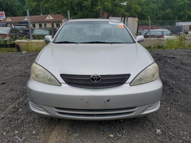 2002 Toyota Camry Le VIN: 4T1BE32K02U105669 Lot: 57032904