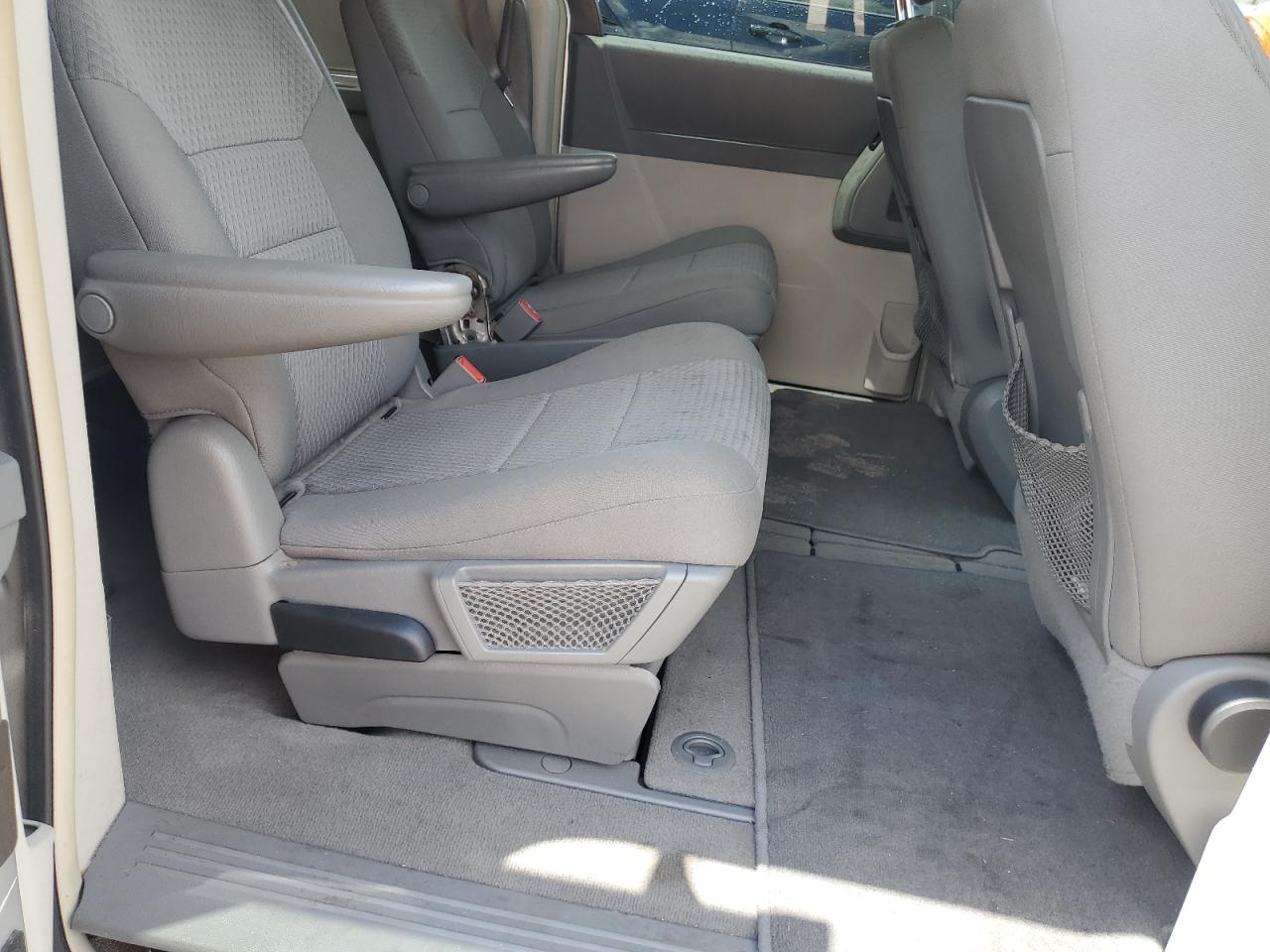 2A4RR5D12AR337199 2010 Chrysler Town & Country Touring