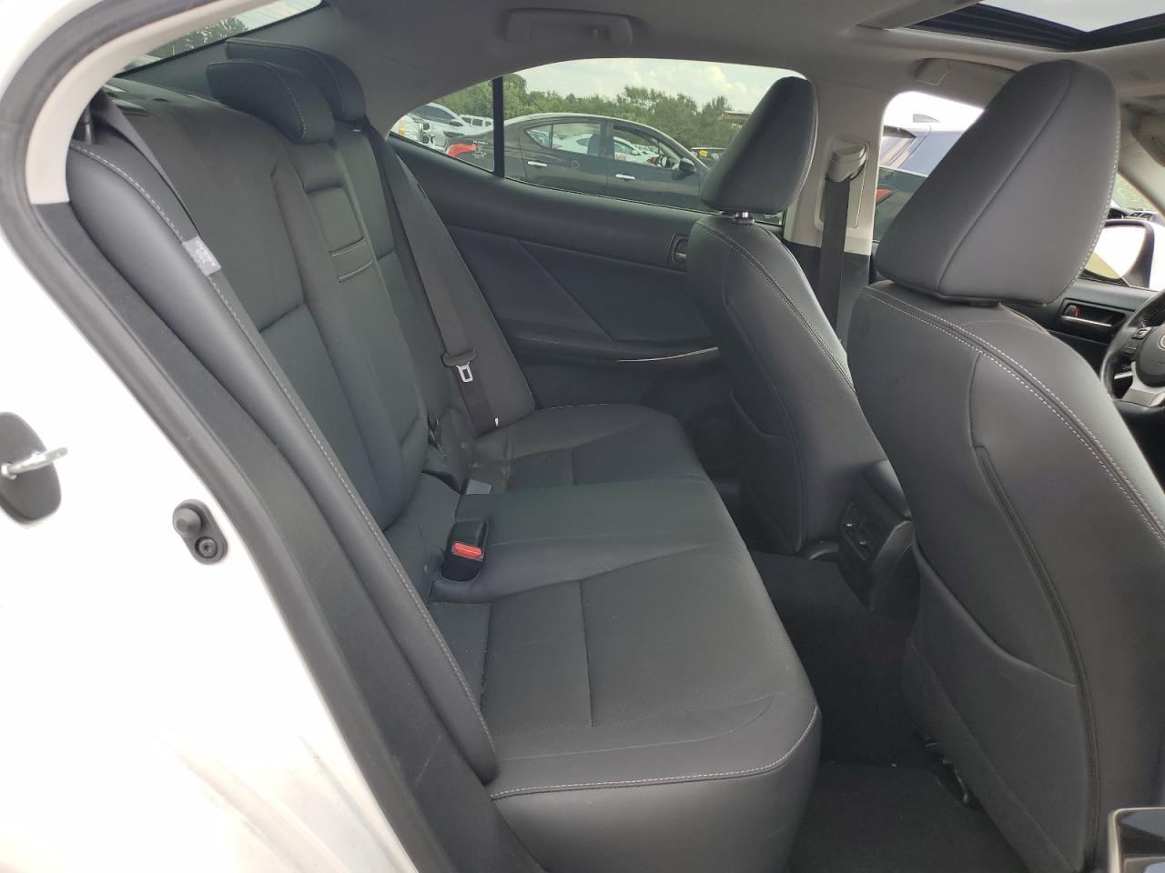 JTHC81D20K5038677 2019 Lexus Is 300