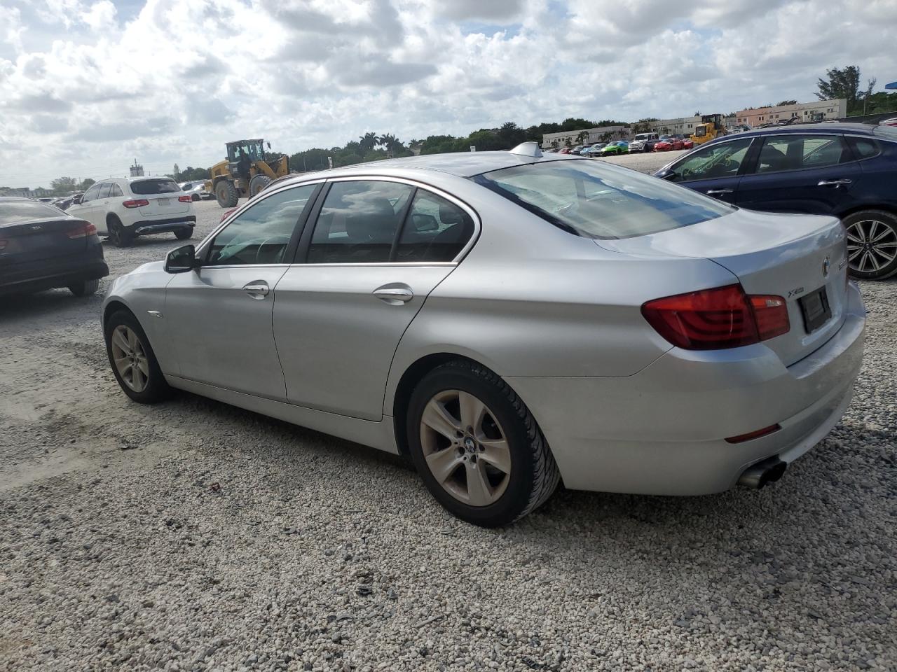 2013 BMW 528 Xi vin: WBAXH5C59DD113601