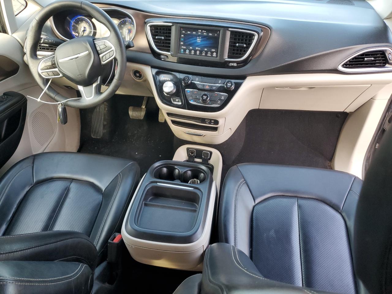 2C4RC1DG9LR260791 2020 Chrysler Voyager Lxi