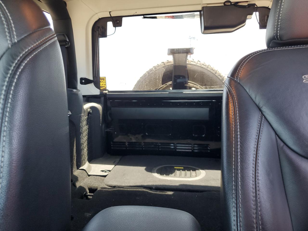 1C4GJWBG5GL220641 2016 Jeep Wrangler Sahara