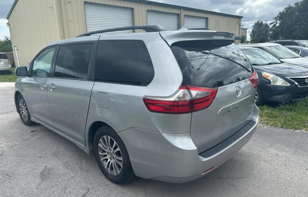 2020 Toyota Sienna Xle vin: 5TDYZ3DC2LS064119