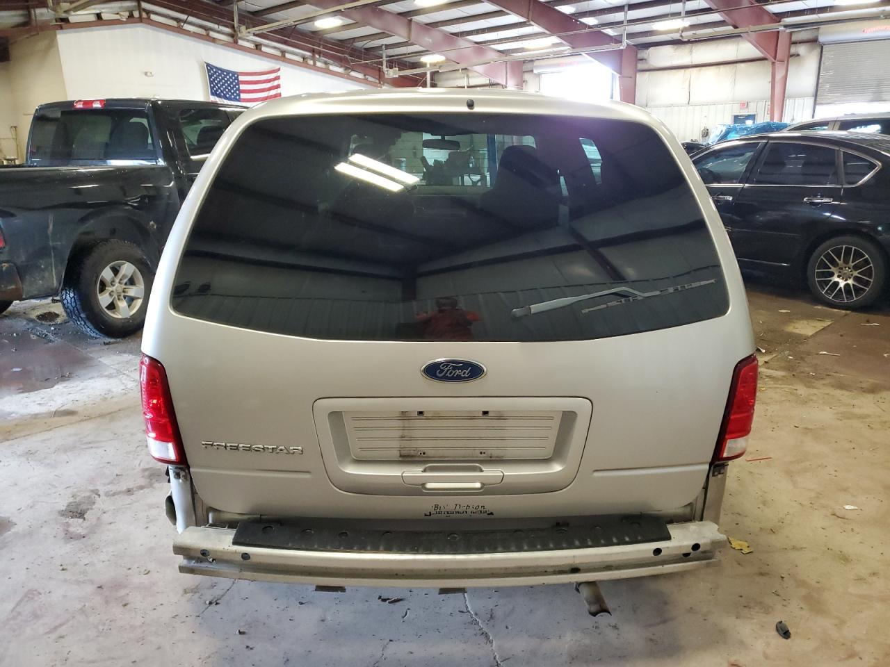 2FMZA50614BA41890 2004 Ford Freestar S