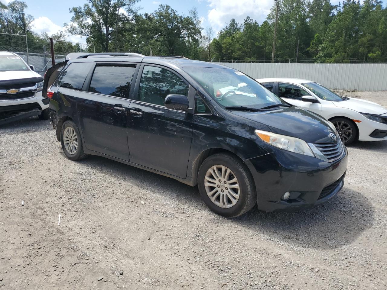 2016 Toyota Sienna Xle vin: 5TDYK3DC1GS707201