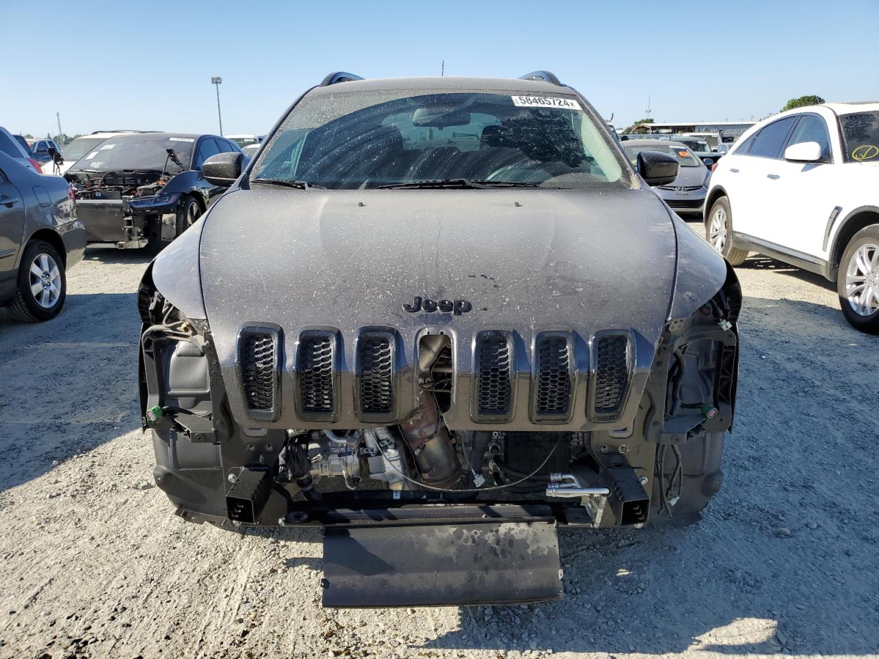 1C4PJLCB2JD587676 2018 Jeep Cherokee Latitude