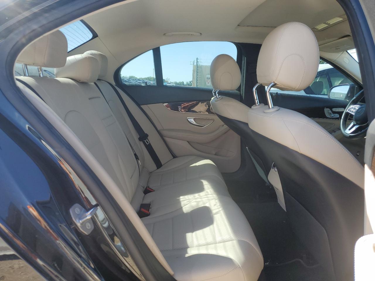 WDDWF8DB2KR484647 2019 Mercedes-Benz C 300