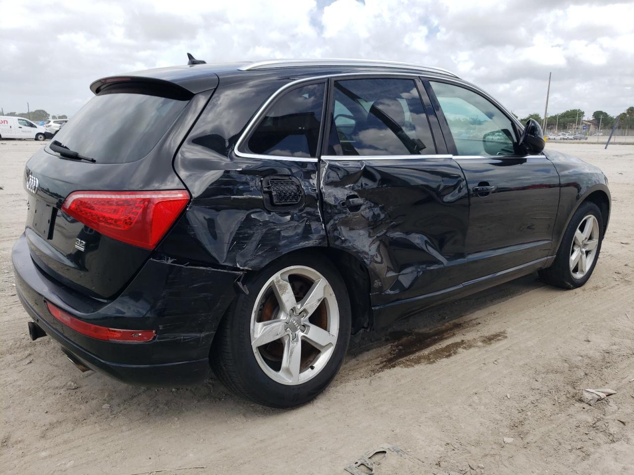 WA1LKAFP8AA104579 2010 Audi Q5 Premium Plus