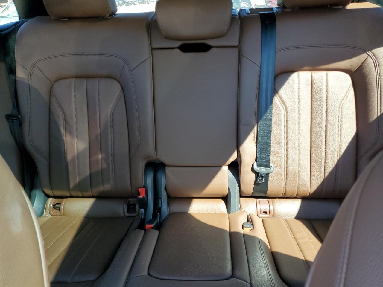 WA1ANAFY2J2052142 2018 Audi Q5 Premium