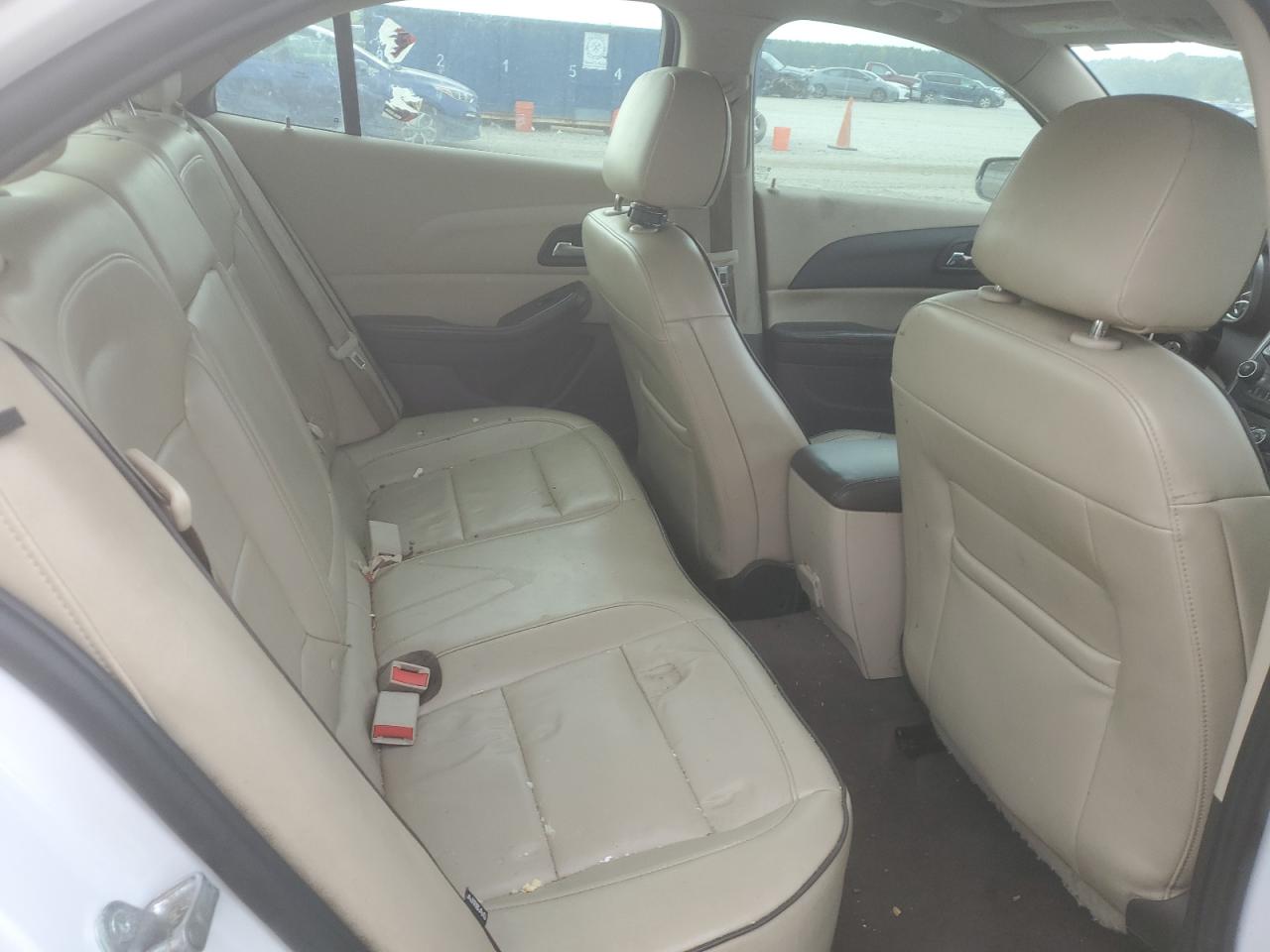 1G11D5SL1FF251363 2015 Chevrolet Malibu 2Lt