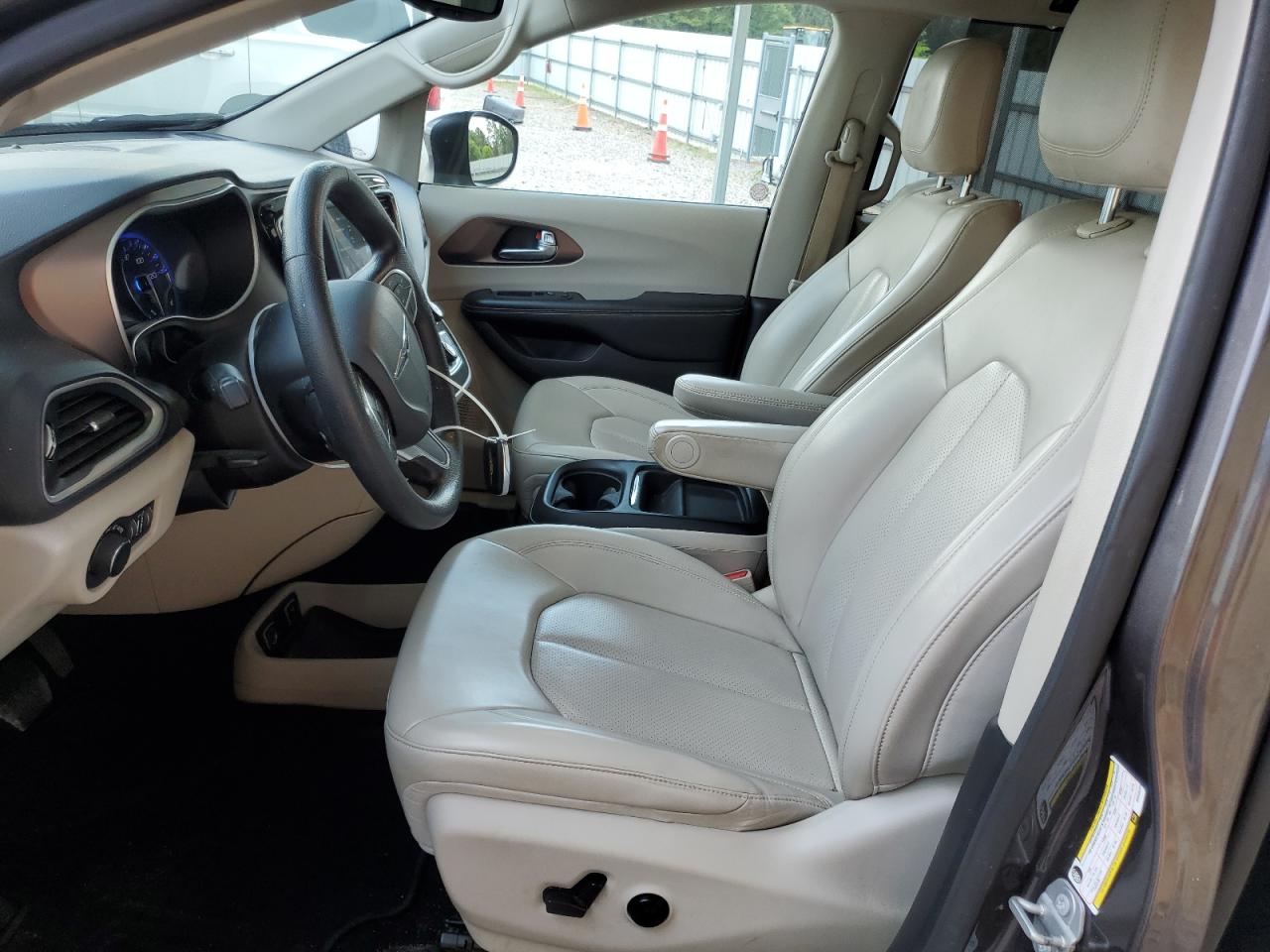 2C4RC1DG7MR538203 2021 Chrysler Voyager Lxi