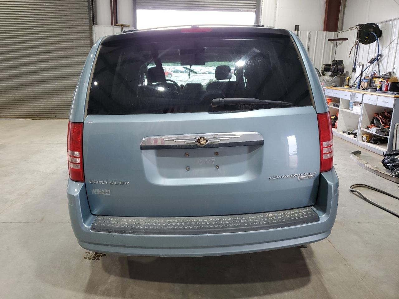 2A4RR5D1XAR189805 2010 Chrysler Town & Country Touring