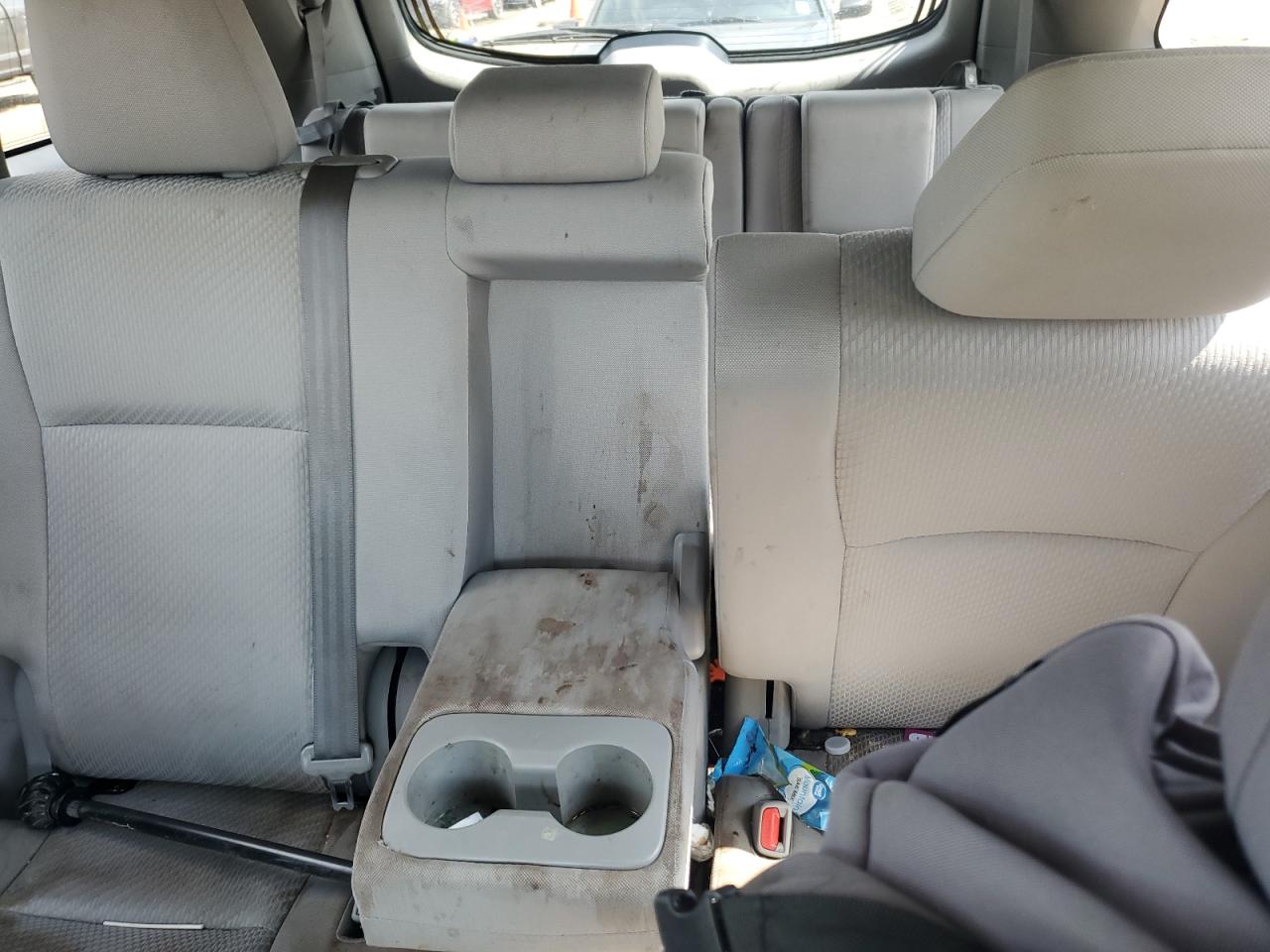 5TDZZRFH2KS290966 2019 Toyota Highlander Le