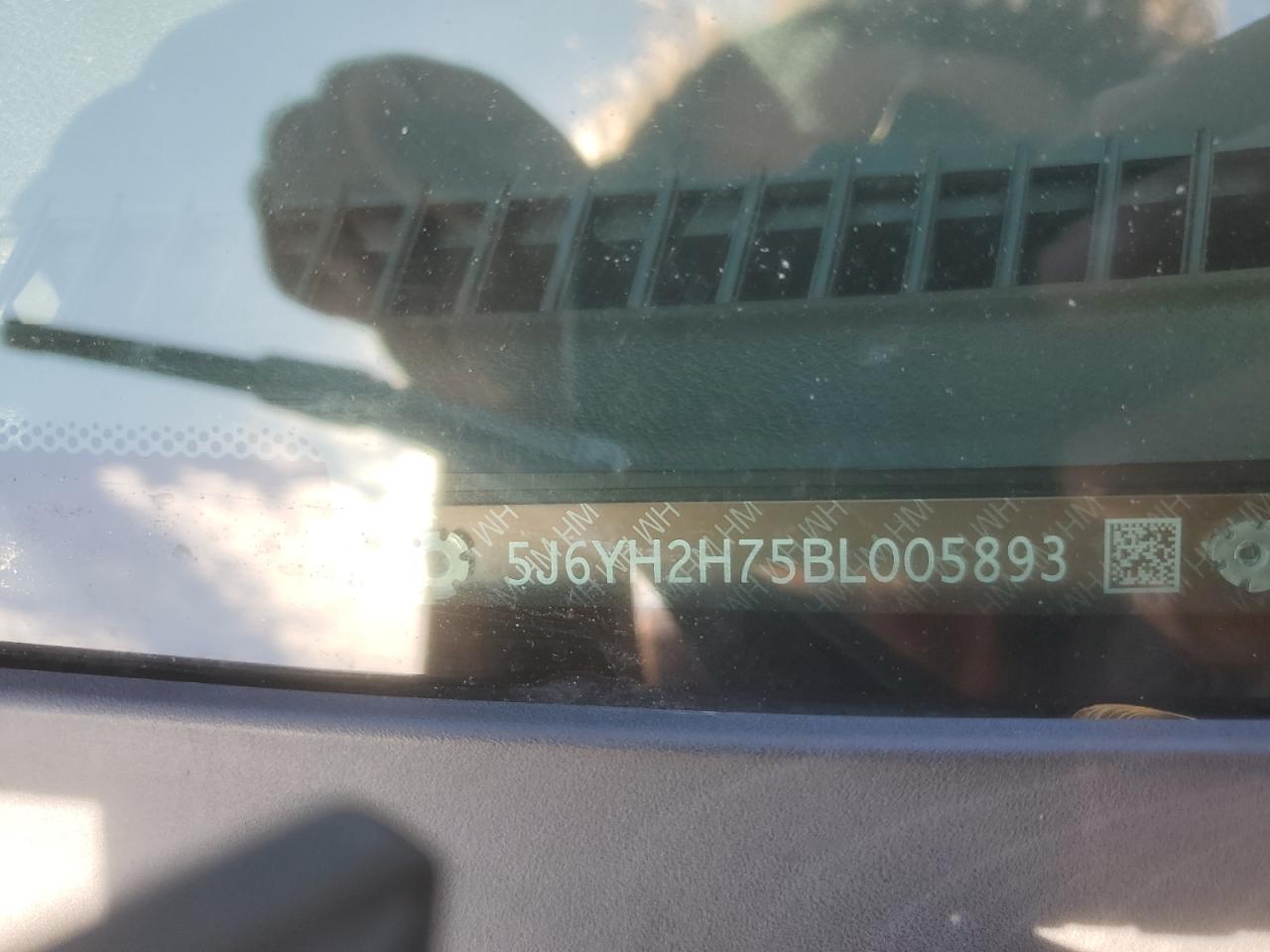 5J6YH2H75BL005893 2011 Honda Element Ex