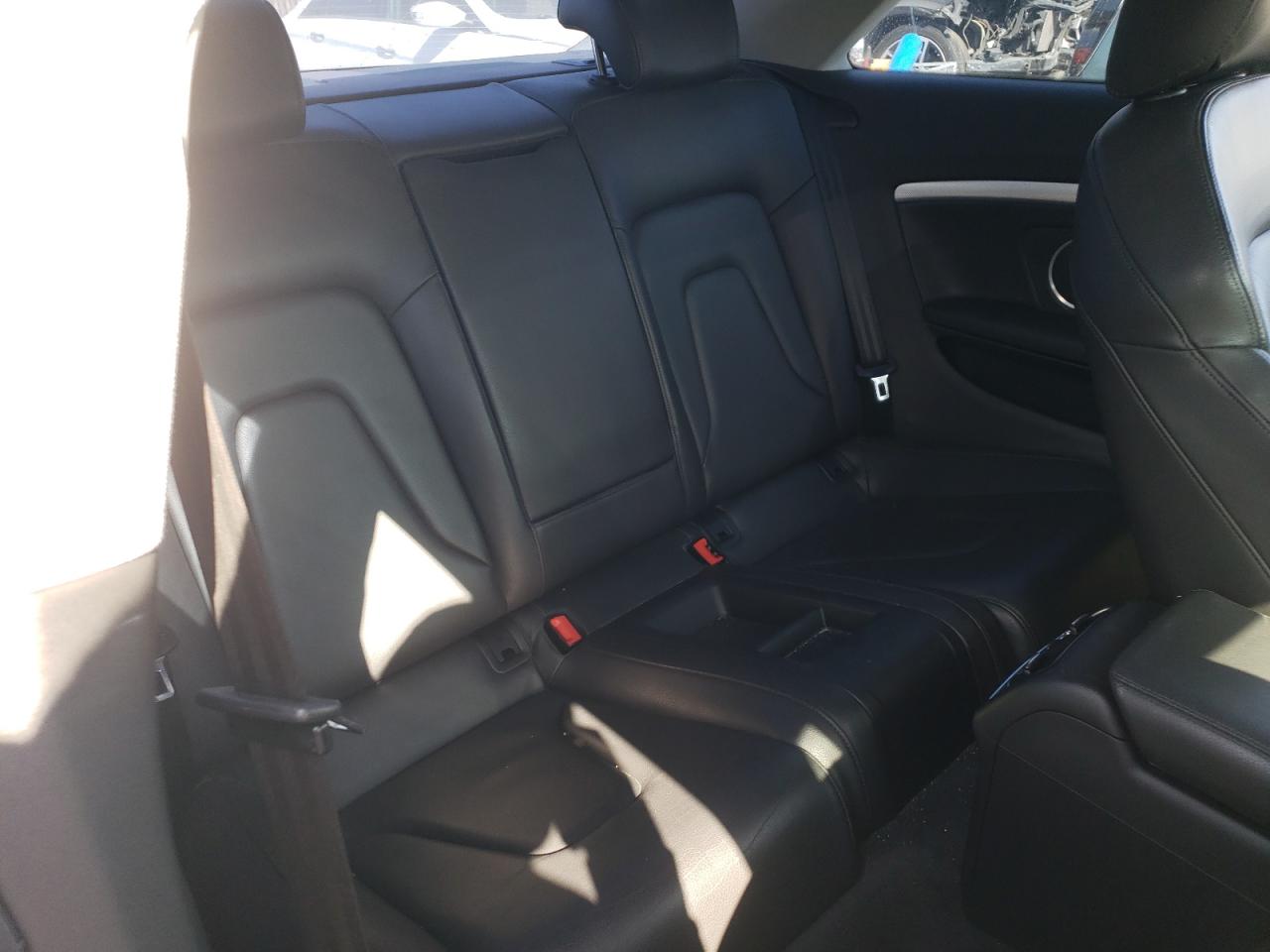 WAULFAFR9BA067925 2011 Audi A5 Premium Plus