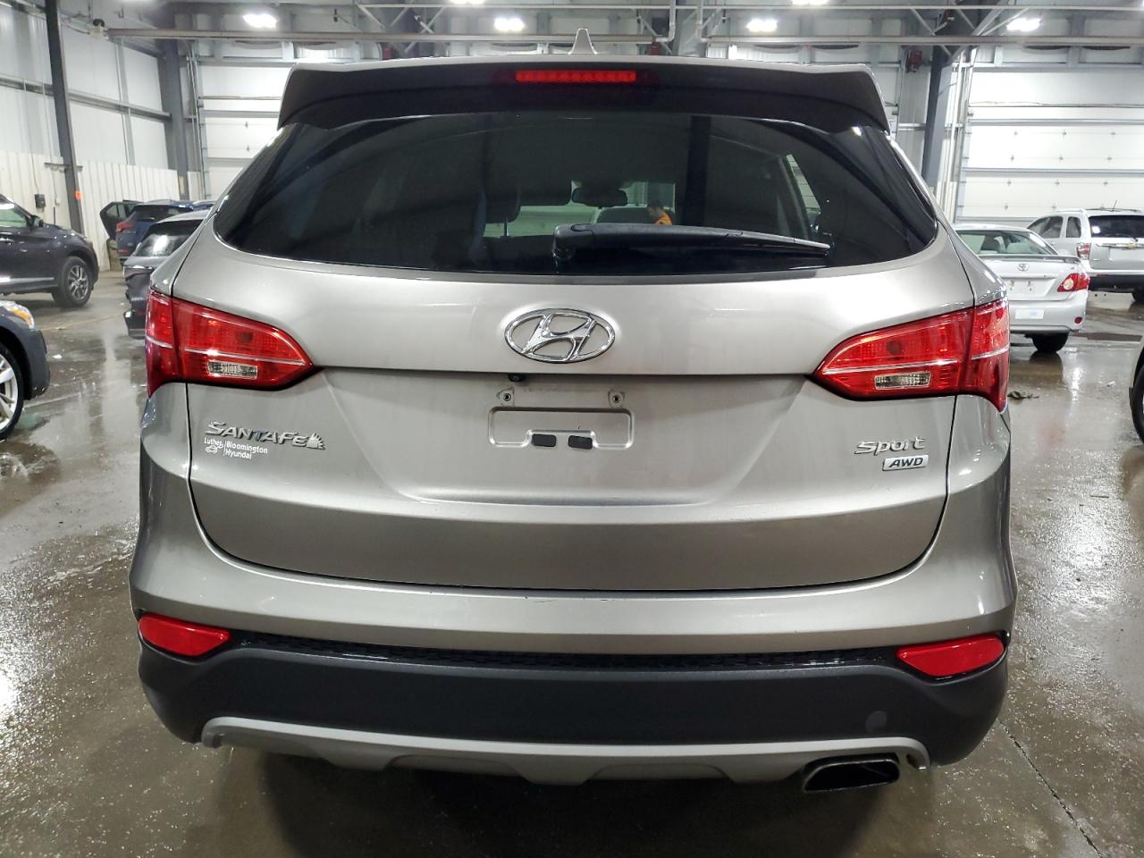 2016 Hyundai Santa Fe Sport vin: 5XYZUDLBXGG330281