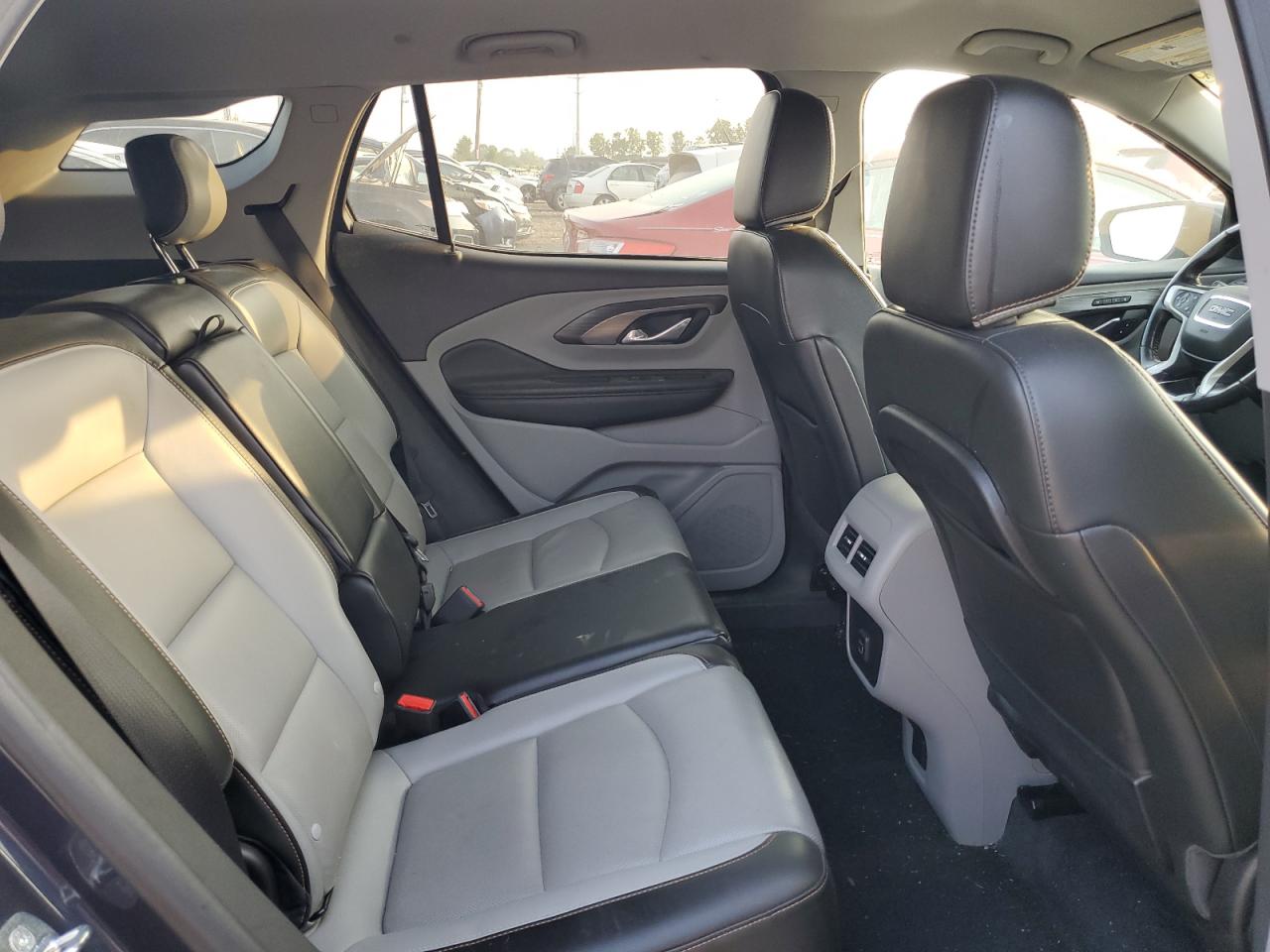 3GKALPEV8KL227570 2019 GMC Terrain Slt