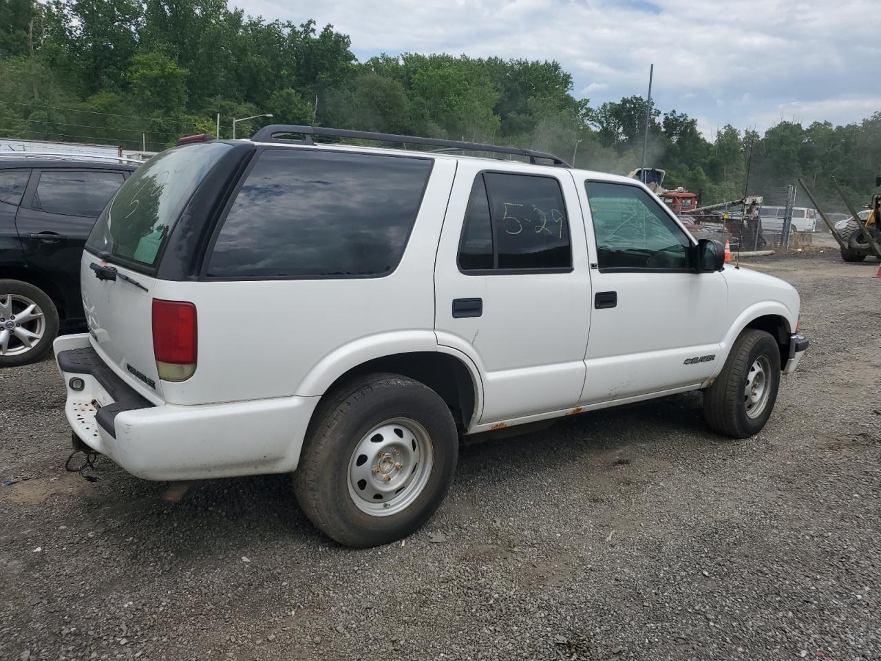 1GNDT13W81K260917 2001 Chevrolet Blazer