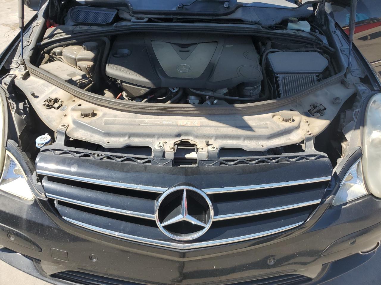 4JGCB25E69A093648 2009 Mercedes-Benz R 320