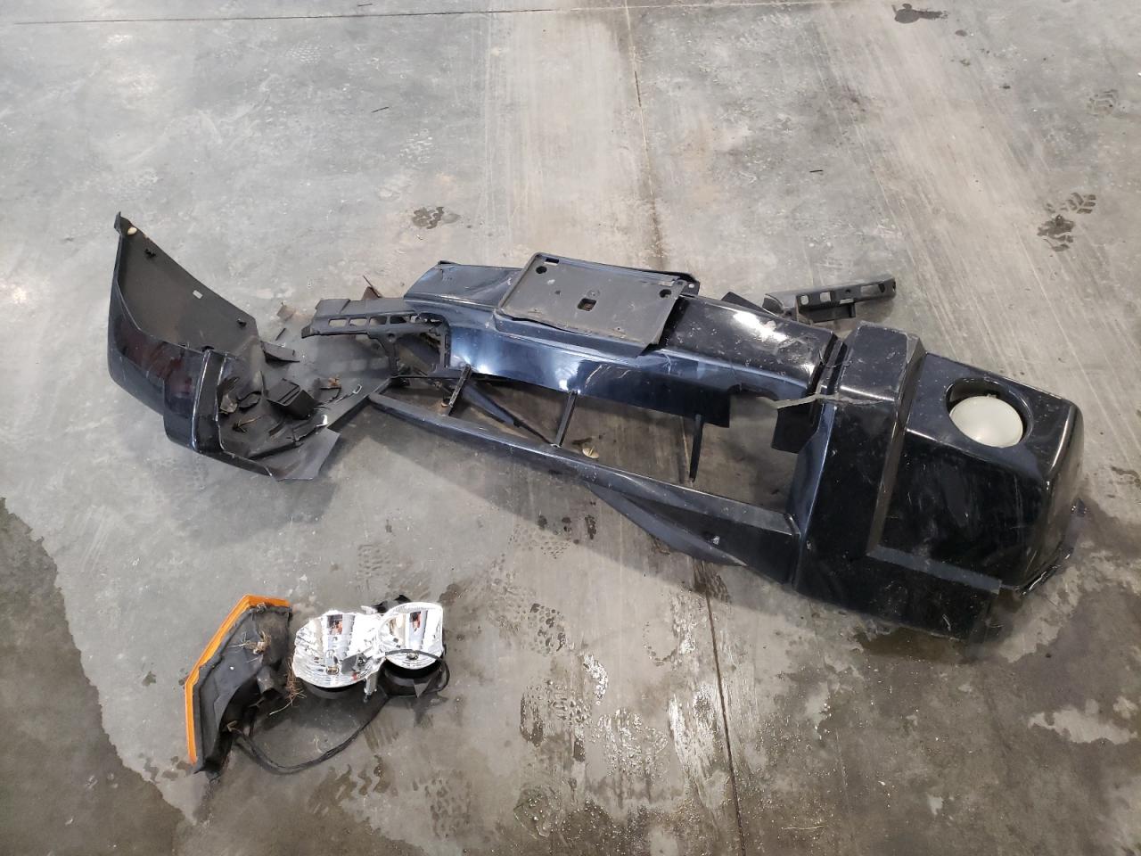 1J8HG48N58C125309 2008 Jeep Commander Sport