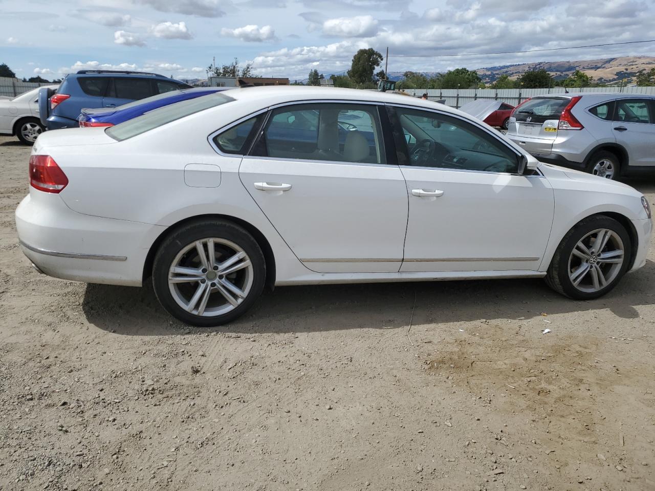 1VWCM7A34CC001316 2012 Volkswagen Passat Sel