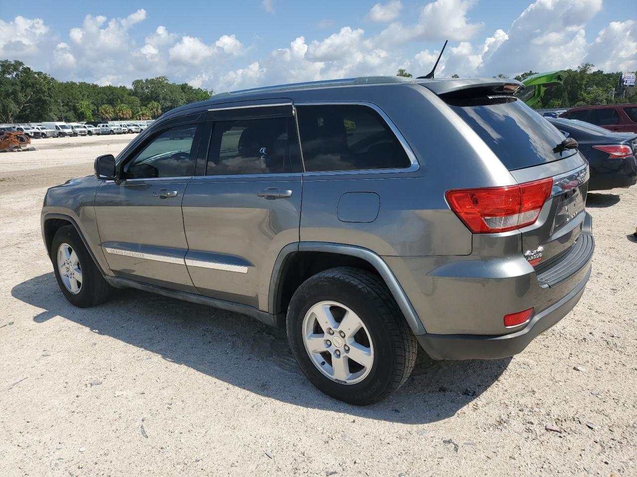 1J4RR4GG0BC690240 2011 Jeep Grand Cherokee Laredo