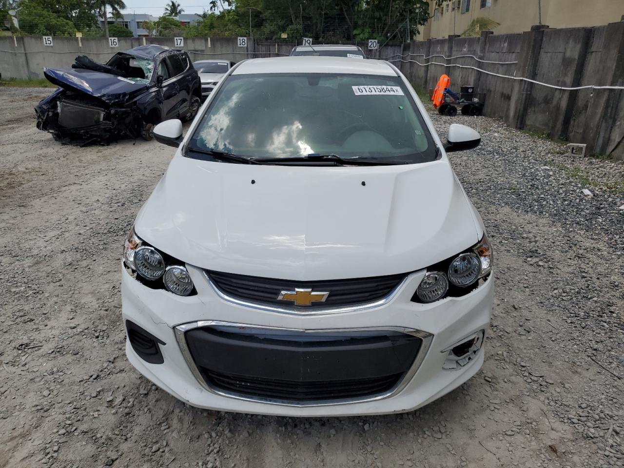 2019 Chevrolet Sonic Lt vin: 1G1JD5SB4K4144207