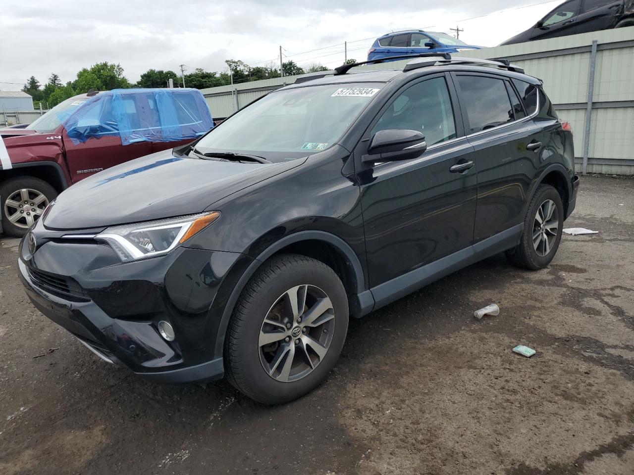 2T3RFREV6HW675793 2017 Toyota Rav4 Xle