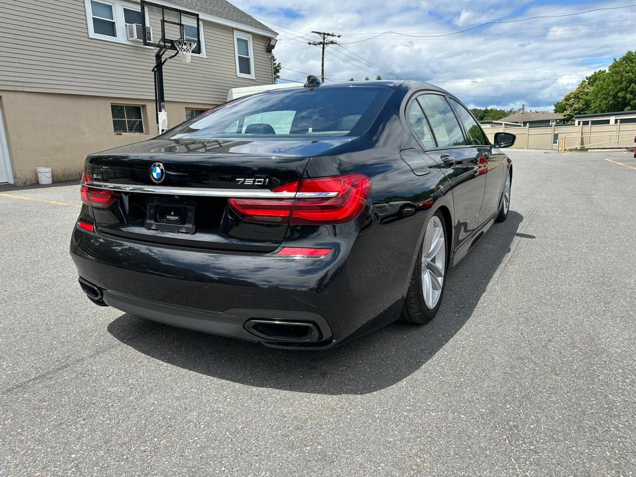 2017 BMW 750 Xi vin: WBA7F2C54HG421557