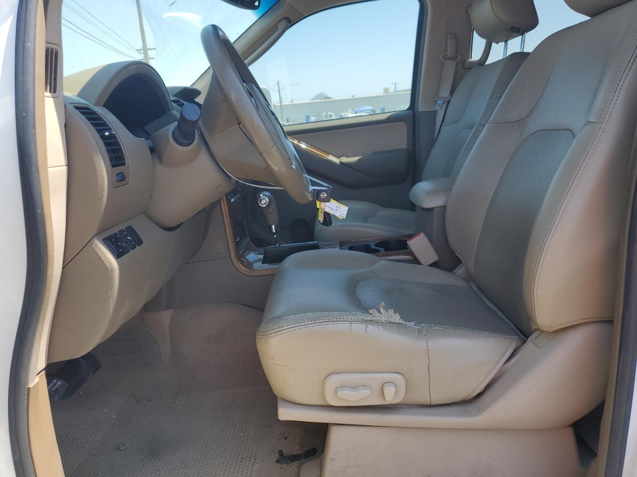 5N1AR18W16C602174 2006 Nissan Pathfinder Le