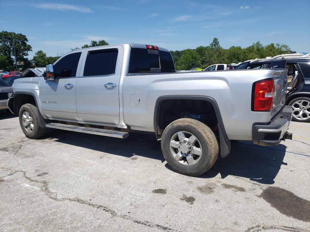 2018 GMC Sierra K2500 Denali vin: 1GT12UEY4JF192493