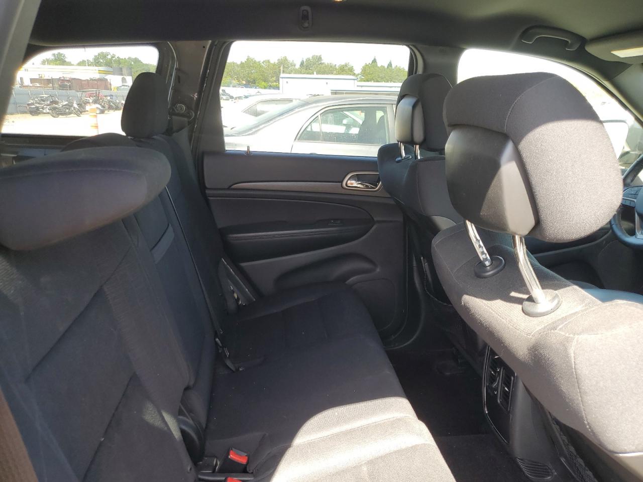 1C4RJFAG4GC318456 2016 Jeep Grand Cherokee Laredo